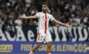 thiago maia saindo do internacional pode não acontecer caso santos não feche acordo na data definida