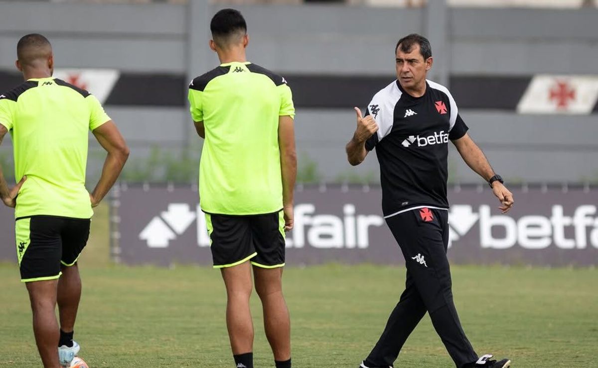 torcida do vasco sugere escalação para enfrentar o sampaio corrêa e exige payet titular