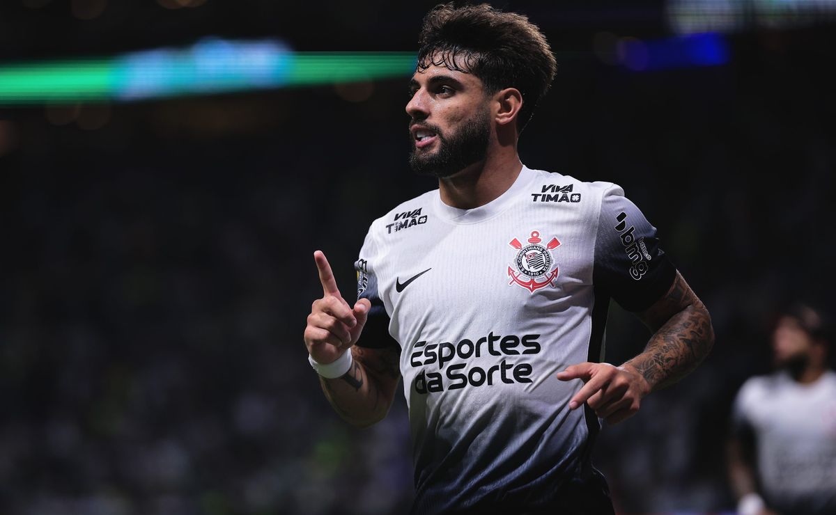 yuri alberto comemora gol pelo corinthians chutando bandeira de escanteio do palmeiras e depois é expulso
