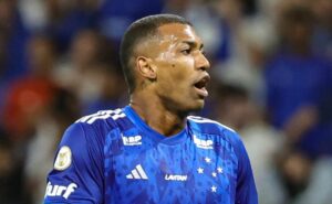 volante walace, do cruzeiro, contratado pelo santos tem veredito de sormani: “não deveria contratar”