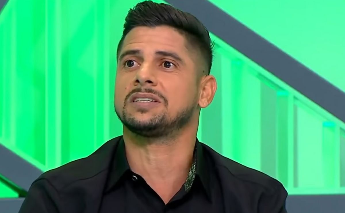 cicinho não se intimida e ‘crava’ placar de corinthians x santos no paulistão: “passar o carro”