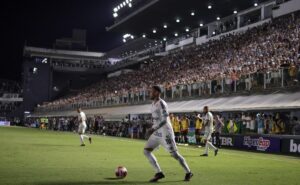 santos tem maior público do ano e lucra r$ 363 mil em reestreia de neymar