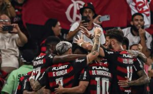 torcida do flamengo provoca rivais após vitória sobre o vasco: “volte sempre freguês!”