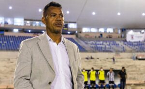 ex flamengo marcelinho paraíba vai comandar dois times ao mesmo tempo e surpreende