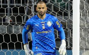 weverton lamenta empate no clássico, mas defende estêvão, que perdeu pênalti