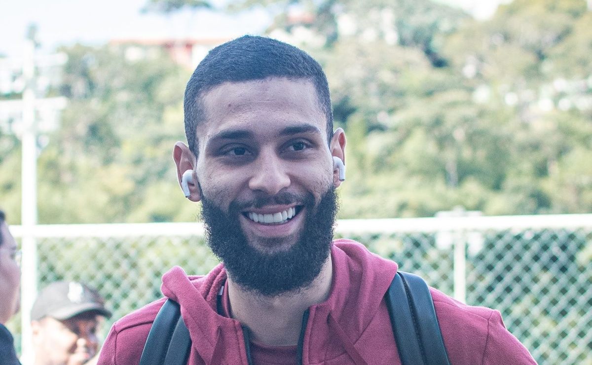 quinteros recebe notícia positiva sobre wagner leonardo e zagueiro pode estrear pelo grêmio