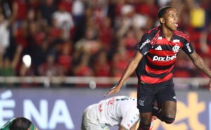 wallace yan, artilheiro do flamengo nesta temporada, exalta apoio de filipe luis: “passa uma confiança inexplicável”