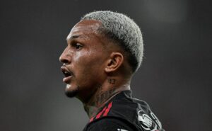 entenda os fatores que garantiram a permanência de wesley no flamengo