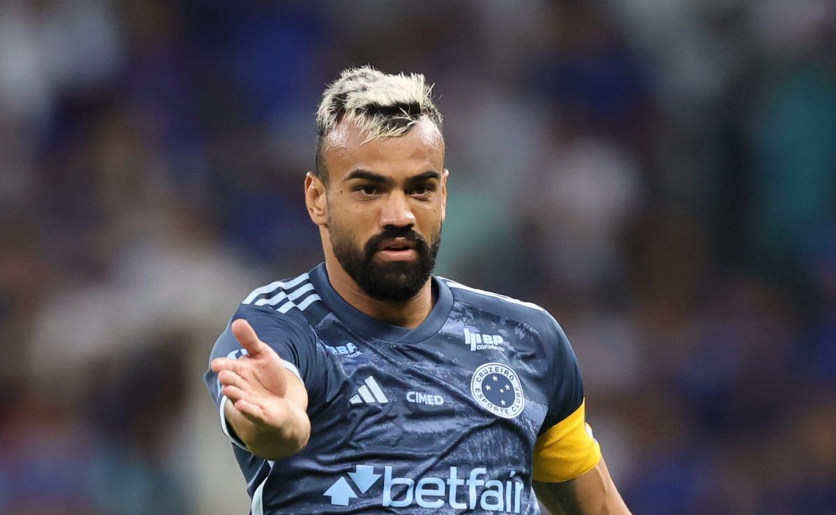 fabrício bruno critica felipe fernandes após cruzeiro x atlético mg: “nunca vai chegar no alto nível”