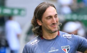 zubeldía afasta demissão do são paulo com empate diante do palmeiras e ganha fôlego para reta final do paulistão 