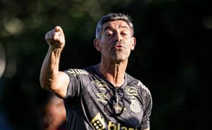 saída de pedro caixinha ganha força após desempenho abaixo e é aprovado pela torcida 