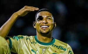 santos desiste de rony e mira outro reforço para o ataque, revela vagner frederico