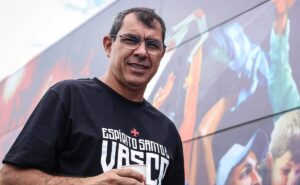 fábio carille recebe péssima notícia e vasco terá o desfalque do volante jair contra o flamengo