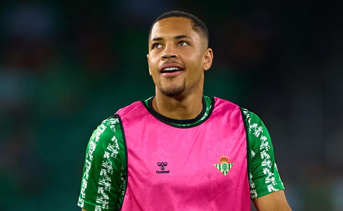 vitor roque contratado pelo palmeiras é possível antes do super mundial de clubes, diz andré hernan