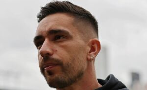 coronado manda recado a garro e quer titularidade no corinthians: “o treinador toma as decisões”