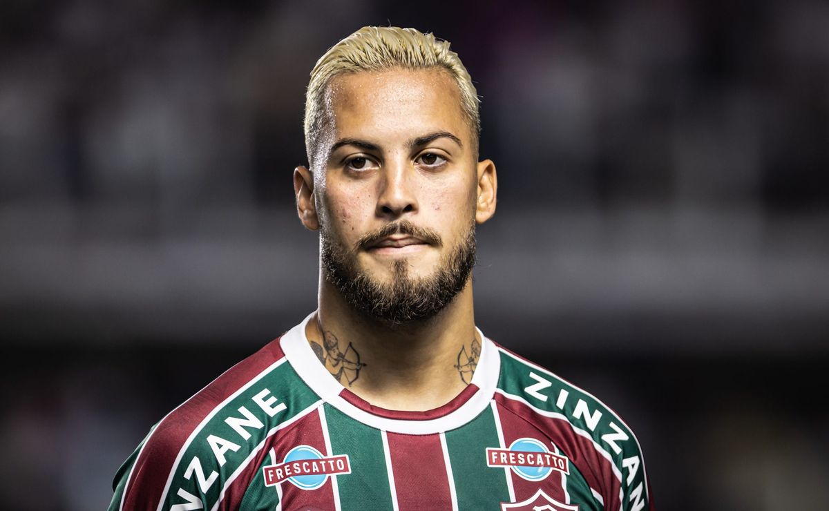 guga projeta disputa de posição com samuel xavier no fluminense para a temporada