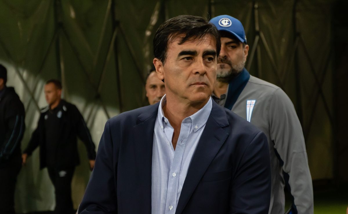 gustavo quinteros pede reforços no grêmio e indica posição mais urgente