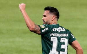 sete meses após sair do palmeiras, luan é oferecido para ser reforço de peso do grêmio