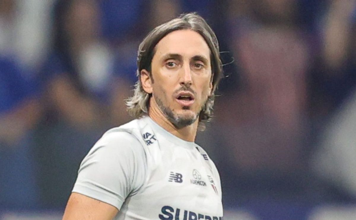 carlos belmonte garante permanência de zubeldía no são paulo até o fim da temporada