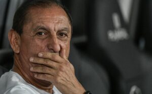 escalação do corinthians: ramón díaz recebe notícia preocupante e pode ter desfalque de peso contra palmeiras