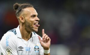 braithwaite do grêmio vive bom momento e está na disputa pela artilharia do campeonato gaúcho