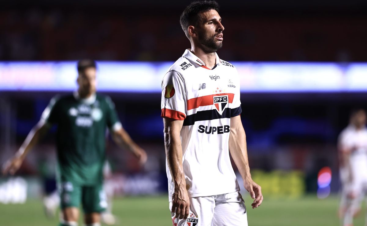 imprensa argentina repercute elogios de calleri ao argentino enzo díaz