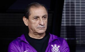 ramón díaz autoriza e corinthians aceita negociar meio campista ao ceará com condições definidas