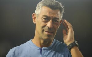 santos deve demitir pedro caixinha somente em caso de eliminação no paulista