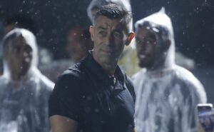 zé ivaldo retornará ao time titular do santos contra o novorizontino após suspensão