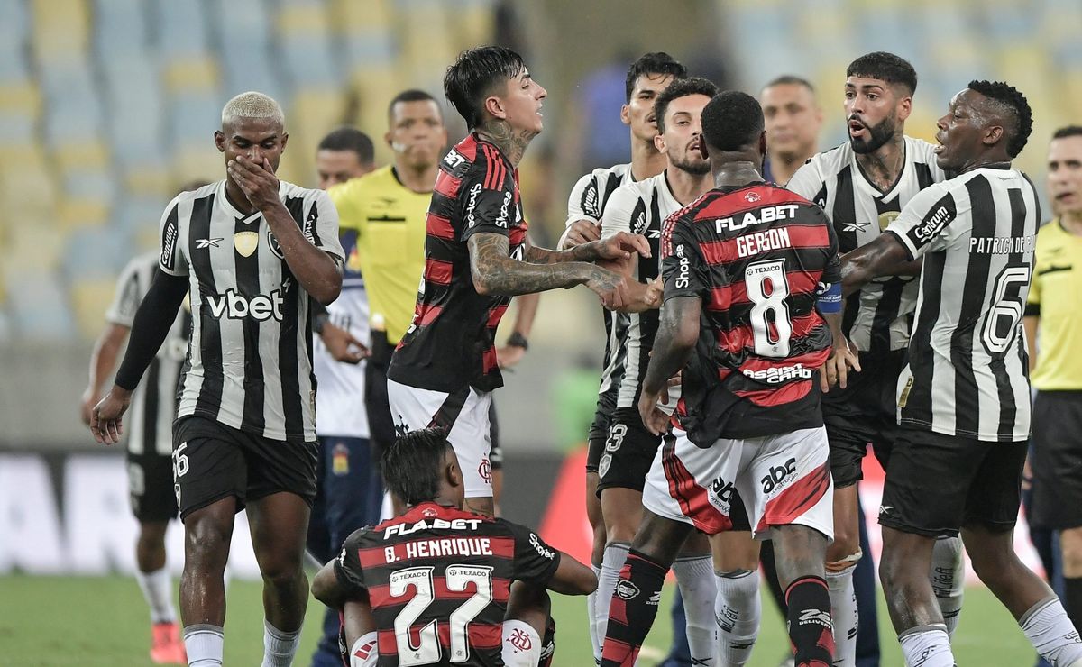 novo lance envolvendo barboza e gerson em flamengo x botafogo viraliza