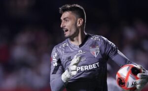 rafael tem chance de se firmar no gol do são paulo no clássico contra o palmeiras