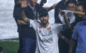 seleção brasileira fica atento e dorival júnior está de olho em estreia de neymar no santos  