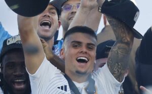 palmeiras não tem interesse em gabriel pec e aposta tudo na contratação de vitor roque