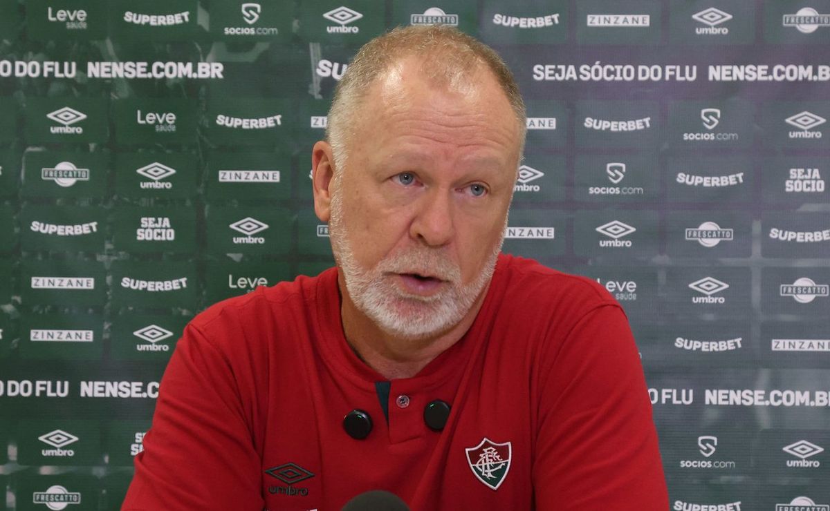 mano menezes projeta crescimento do fluminense após vitória no clássico: “retomar a tranquilidade” 