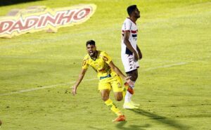 lateral daniel borges, do mirassol, relembra o jogo que eliminou o são paulo do paulistão em 2020