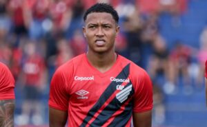 comentarista surpreende e exalta isaac, ex fluminense: ‘muito melhor que canobbio’