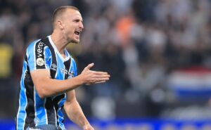 rodrigo ely pode retornar ao almería no fim do seu contrato