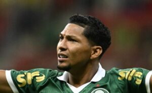 cuca convence rony por transferência e palmeiras define condição para finalizar negócio com atlético