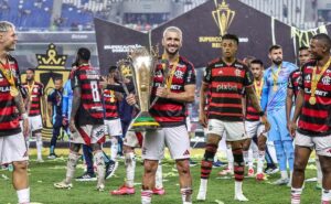 torcida do flamengo se rende a arrascaeta e bruno henrique após título na supercopa: “heróis eternos!”