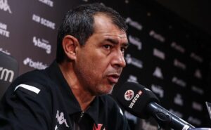 renato maurício prado expõe dependência do vasco de carille em gols de vegetti 