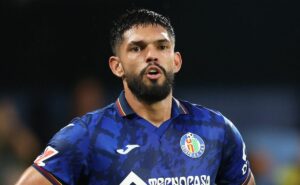 corinthians se mexe e abre conversas pelo zagueiro omar alderete, do getafe