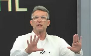 craque neto elogia filipe luís após supercopa e exalta o flamengo: “fenomenal”