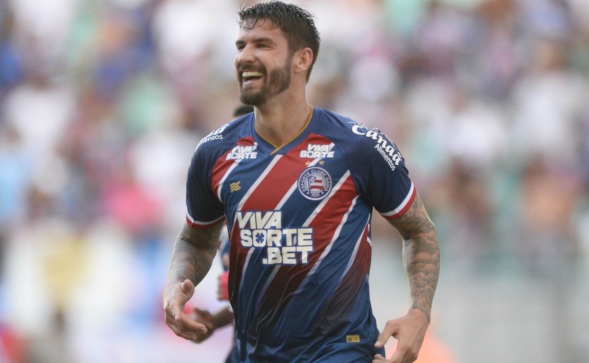 analista questiona contratação de everaldo pelo fluminense: “não é do nível do clube”