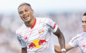 roger machado se rende a boa fase de vitinho no internacional: “procura sempre o gol”