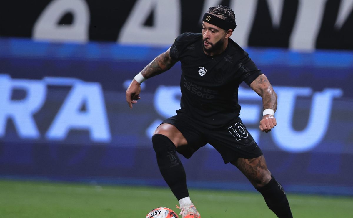 depay cobra time do corinthians e revela sentimento de vestir a camisa 10:” é um prazer”