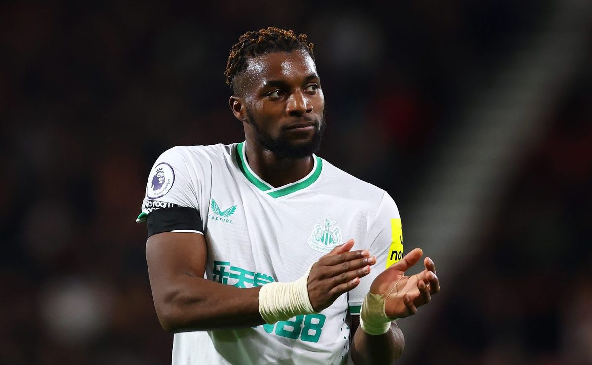 saint maximin contratado pelo napoli ita pode ajudar o grêmio a fechar com francis amuzu