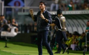 grêmio faz sondagem por zagueiro que já defendeu a seleção brasileira