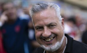 josé boto exalta título do flamengo e revela dificuldade de manter o nível: ” fazemos parecer fácil “