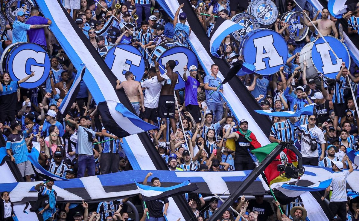 torcida do grêmio critica fgf e arbitragem após polêmicas no jogo contra juventude