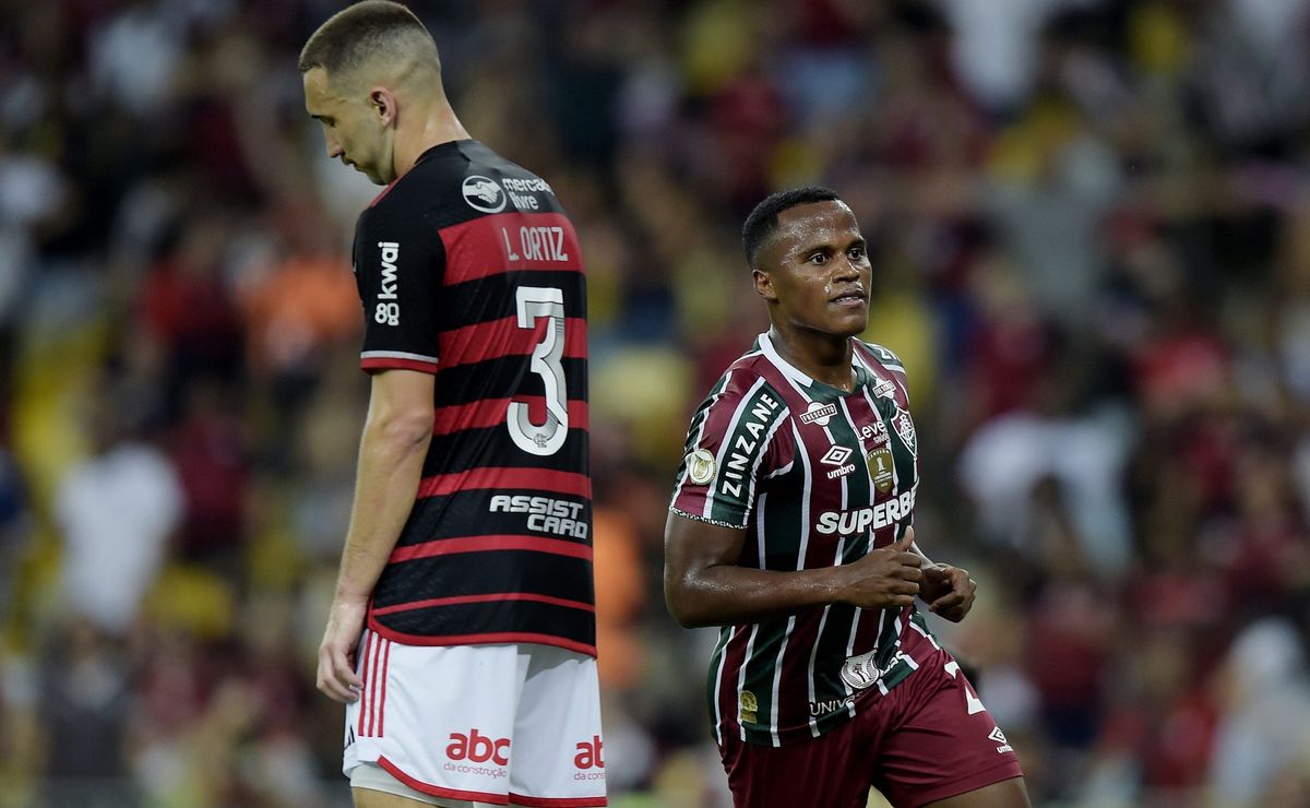 jhon arias receberá salário superior a r$ 1,3 milhão e se torna o jogador mais bem pago do fluminense
